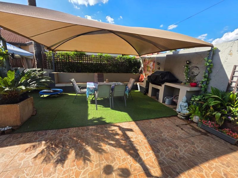 Relaxing Family Home - Photo 5