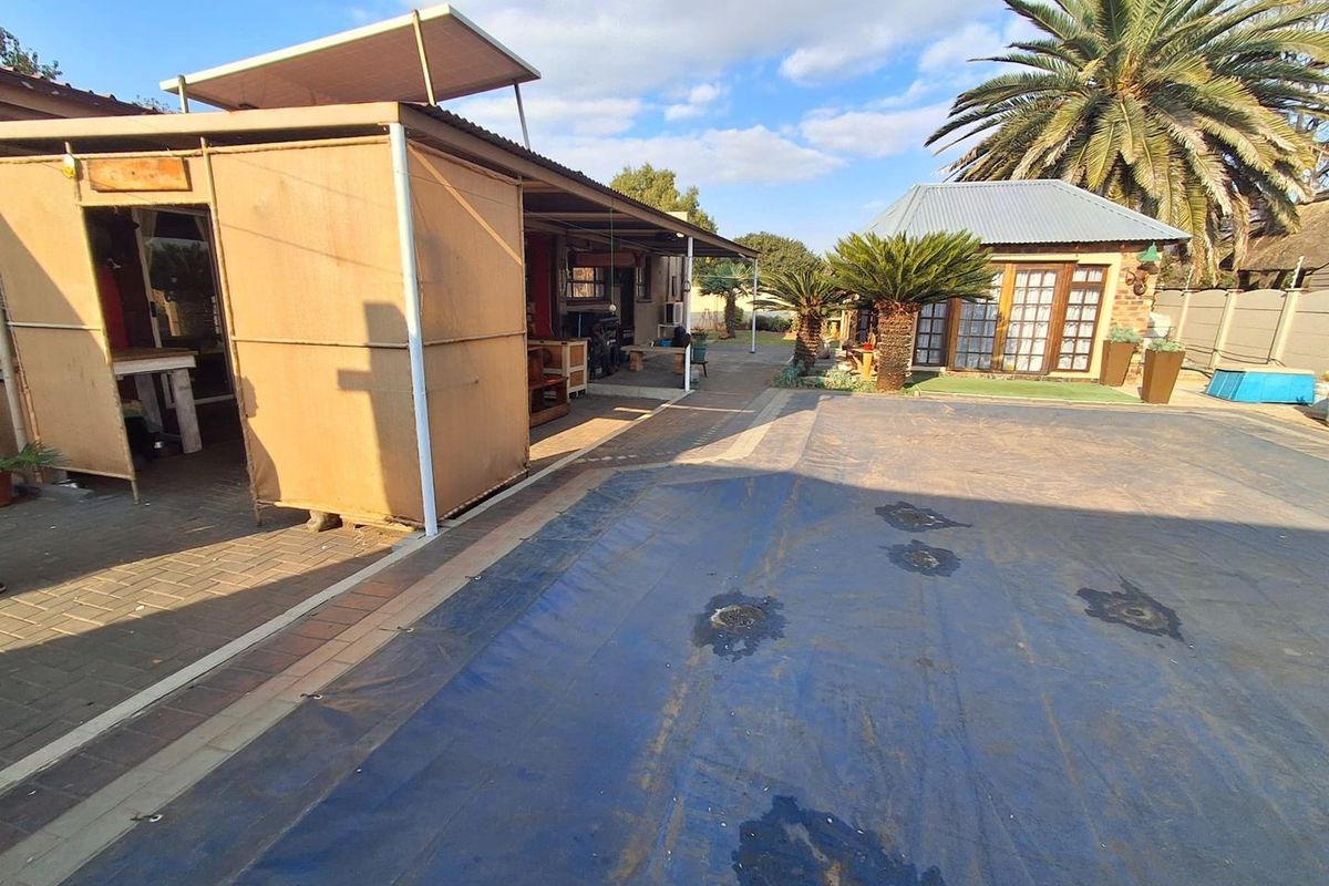 Priced to Sell - Family Home in Prestigious Golf Park - Photo 5