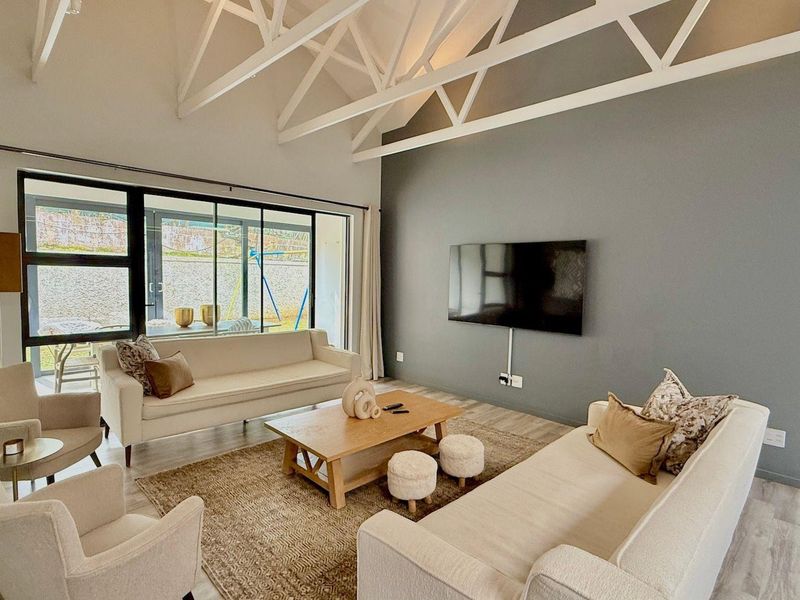 Modern four-bedroom home in a secure Dunrobin estate, Ferncliff - Photo 9