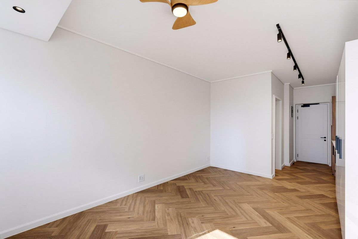 Secure Waterfront Studio Apartment with Stunning Views - Photo 5