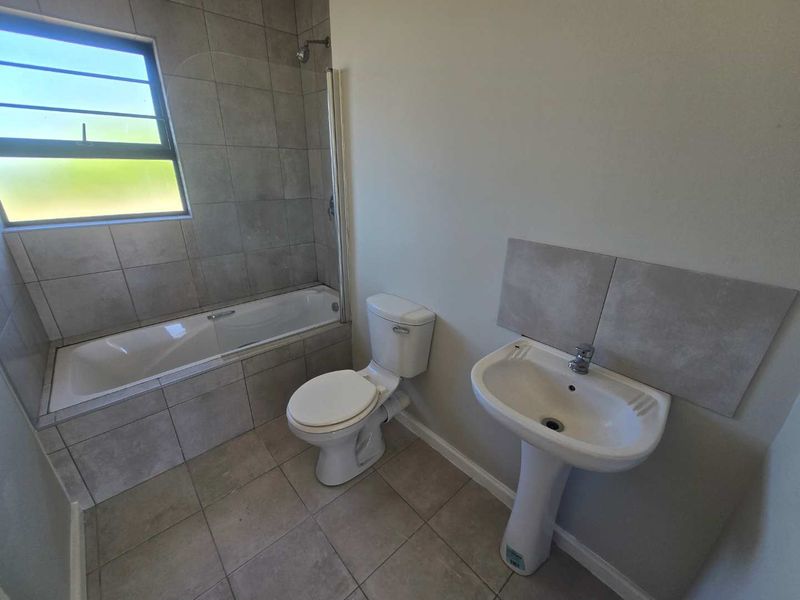 Lock-Up and go comfort in the heart of Newton Park - Photo 9