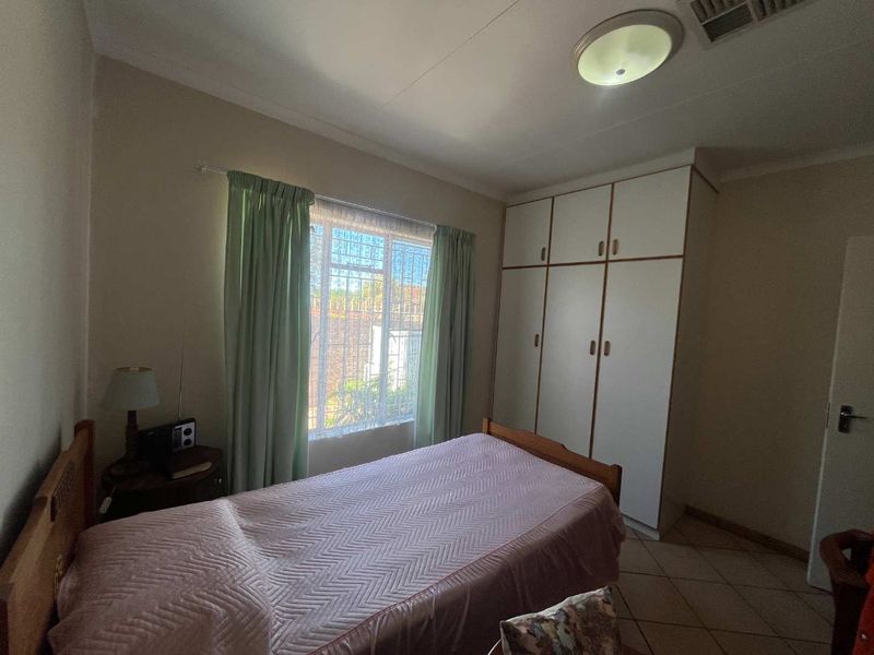 Immaculate 3-Bedroom Townhouse in a Sought-After Complex - Photo 10