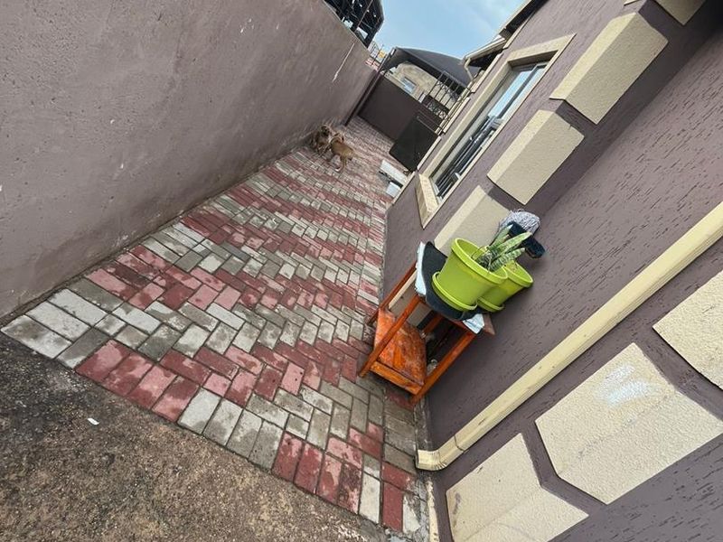 Lovely Home For Sale - Photo 2