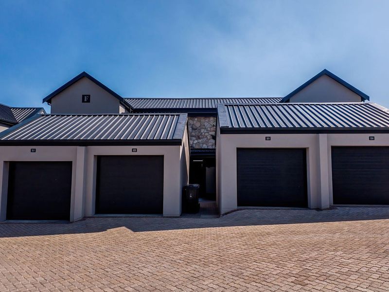 Discover your peaceful retreat at Hartland estate - Photo 4