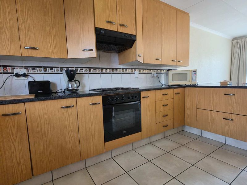 2 Bedroom Apartment / Flat for Sale in Verwoerdpark - Photo 2