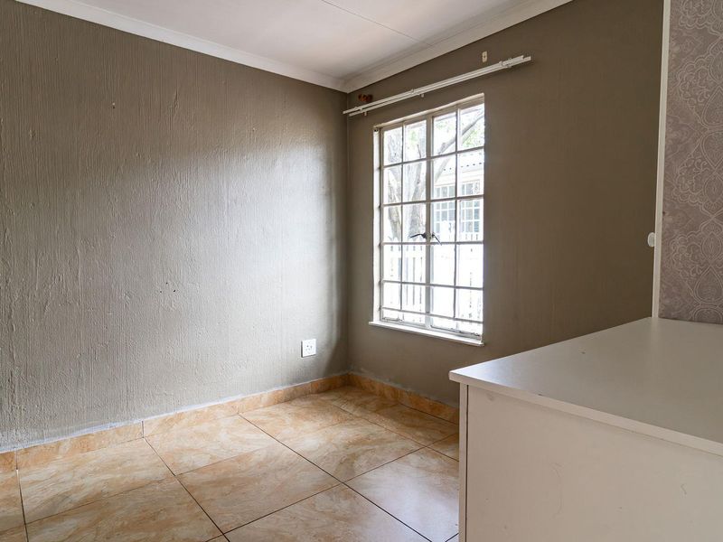 3 Bedroom Town House In Rushmere Manor The Reeds - Photo 6