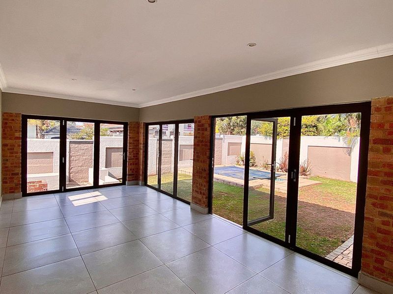 Flawless Townhouse - Photo 10