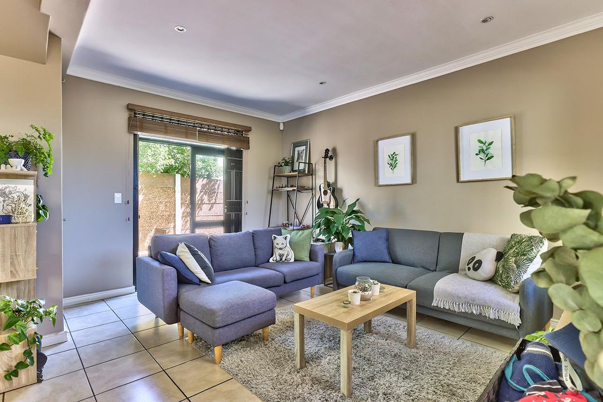 Royal Ascot: Well Located Townhouse Close to Beaches, Schools and Shopping - Photo 5