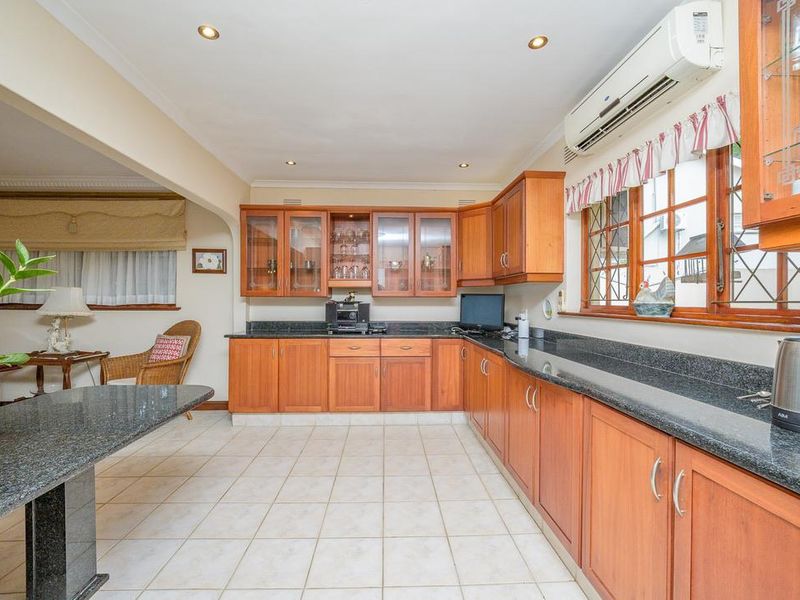 Hendra - Luxury Family Home in Prime La Lucia | Sea Views | 1,440sqm Stand | Flatlet - Photo 8