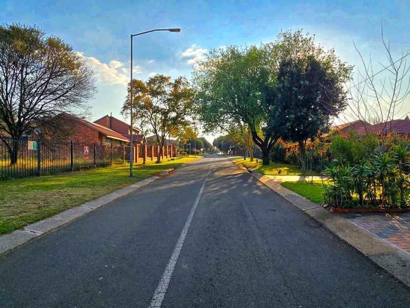 Ready to Build: Rare Dual-Dwelling Stand in Prestigious Pretoria East Suburb - Photo 1