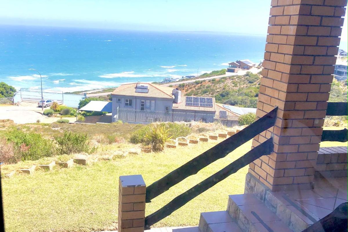 Costal living 2 Bedroom - Photo 2