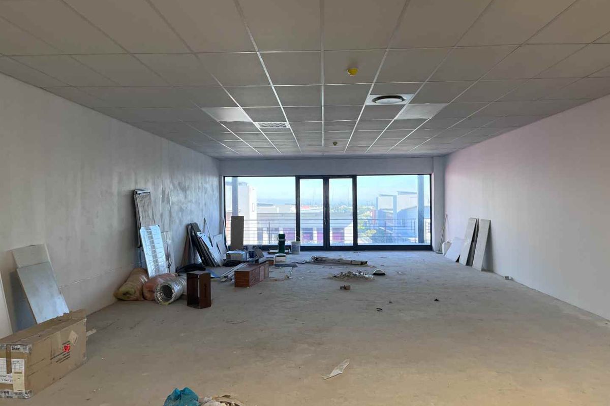 Prime Office Space in Sable Square Centre - Photo 5