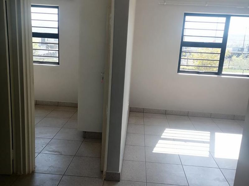 Eagles@Riverside R 560 000 - Neat 2 bed , 1 bath apartment - Photo 8