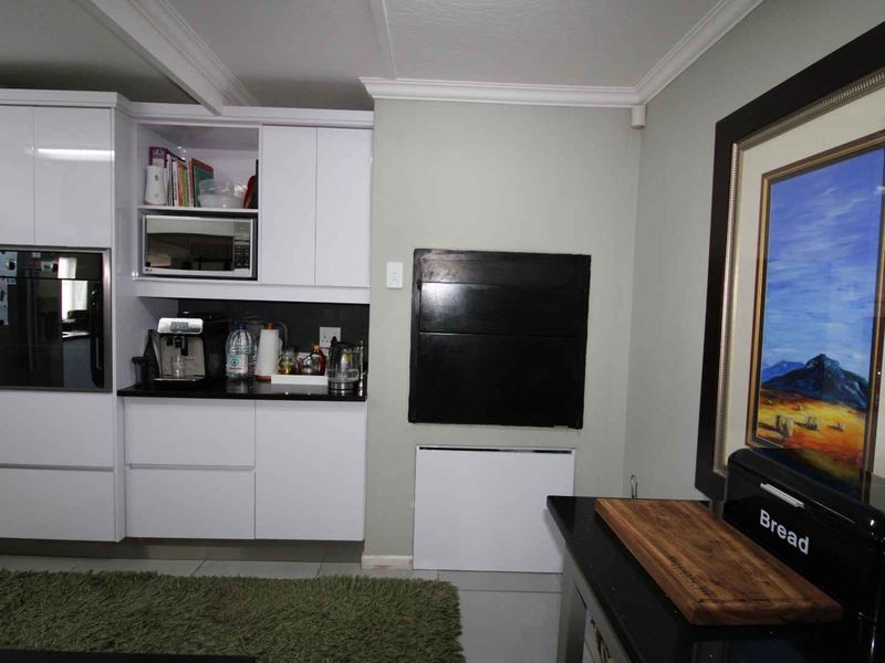 Modern Secure Living Townhouse with an Bachelor Flat - Photo 3