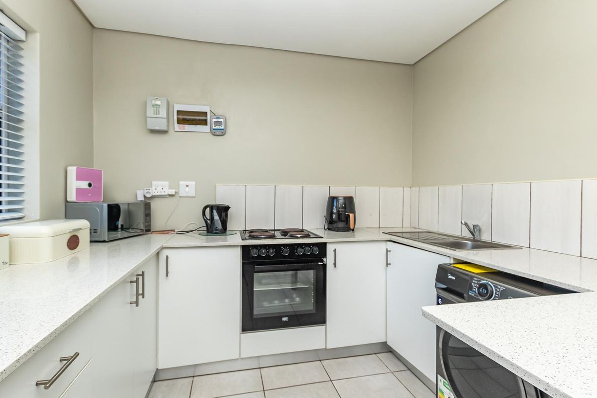 SMART GROUND FLOOR UNIT - Photo 5