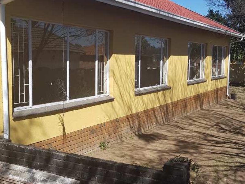 Spacious 3-Bedroom Home with Modern Flatlet for Rent – R12,000/month - Photo 4