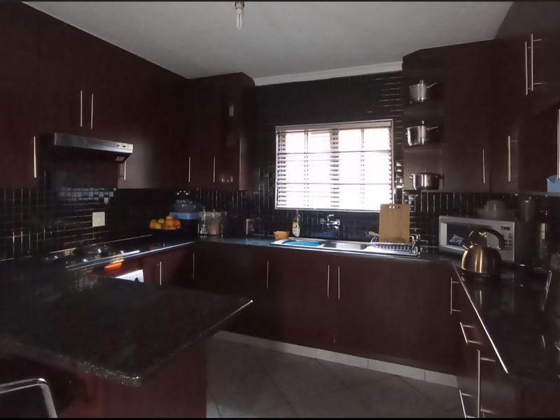 3 Bedroom House for Sale in Ninapark - Photo 6