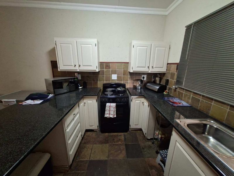 NEAT, QUAINT AND JUST FOR YOU! - Photo 7