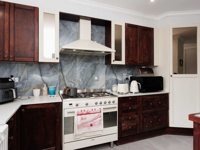 Lakefront Three-Bedroom Lodge with Mountain Views in Pearl Valley Golf & Country Estate - Photo 6