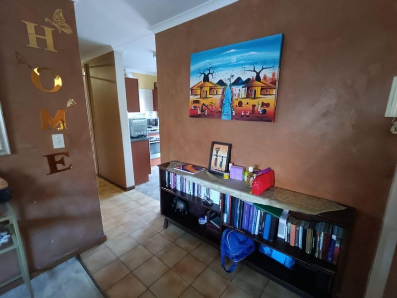 THIS BEAUTIFUL FAMILY HOUSE IS FOR SALE IN ZWARTKOP!!! - Photo 2