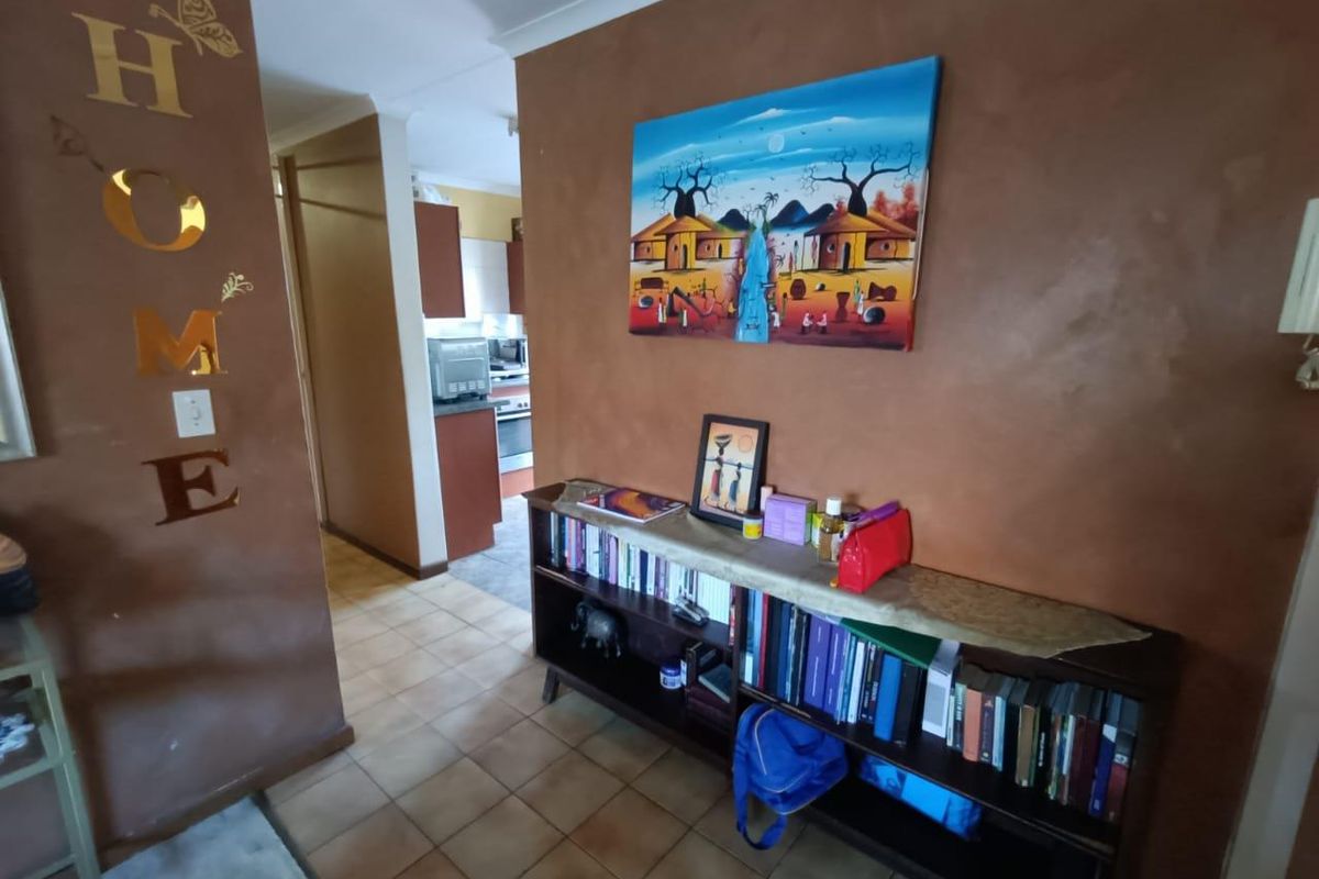 THIS BEAUTIFUL FAMILY HOUSE IS FOR SALE IN ZWARTKOP!!! - Photo 2