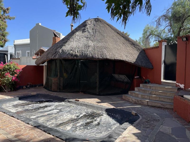 Huge property in Windhoek City Centre Office zoned! - Photo 9