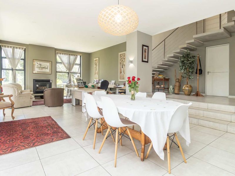 A prime positioned family home - Photo 6