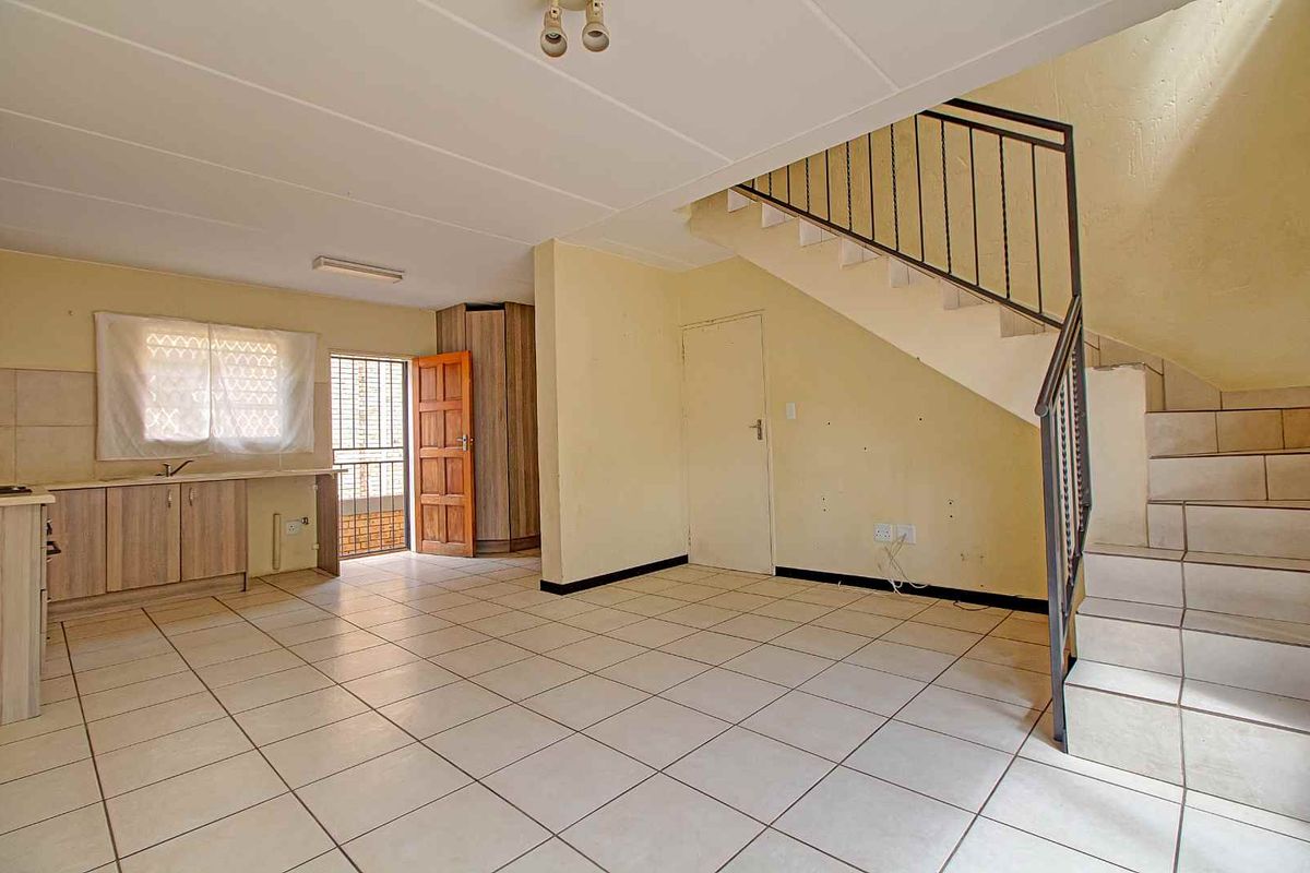 Charming and Conveniently Located Townhouse for Sale - Photo 2
