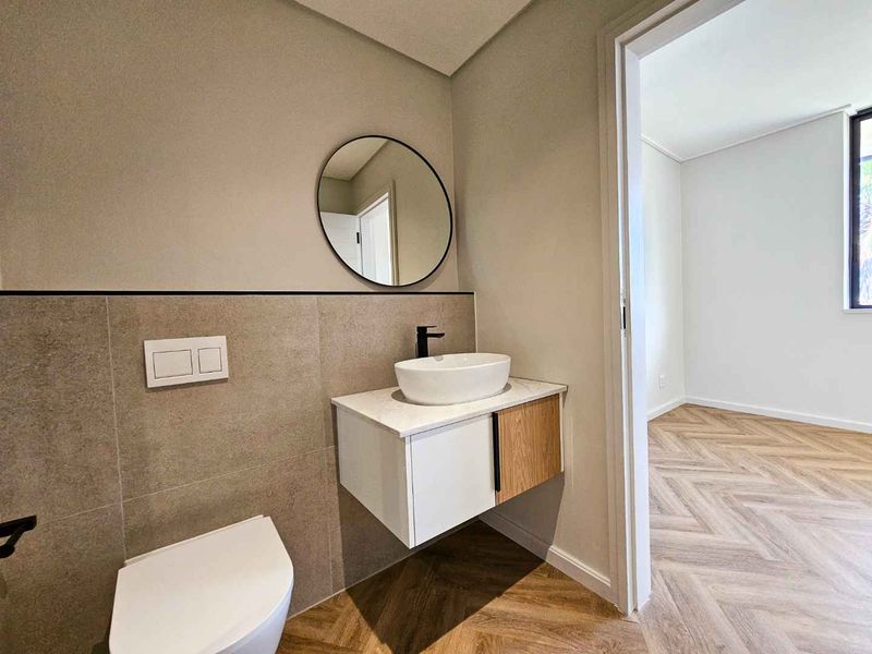 Modern 2-Bedroom Apartment in On Park - Photo 8