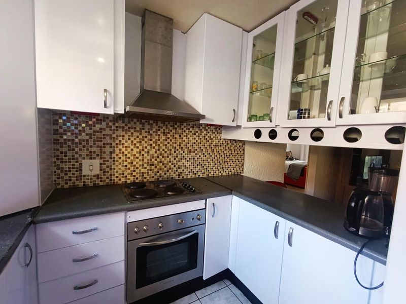 A perfect ground floor unit awaits you !!! - Photo 8