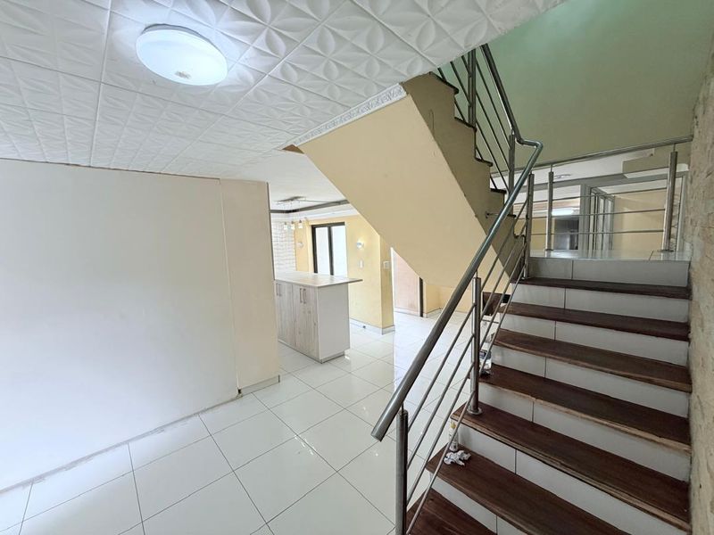 🏡✨ TO RENT | Elegant Family Home in Hochland Park (Tauben Glen) ✨🏡 - Photo 7