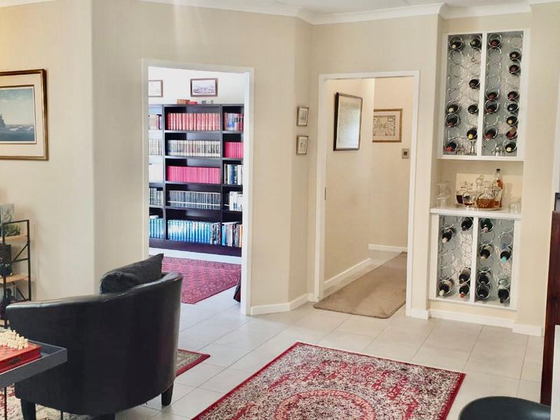 Newly renovated townhouse. - Photo 9