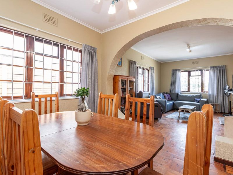 In the heart of Fish Hoek, we find a charming character-filled home - Photo 5