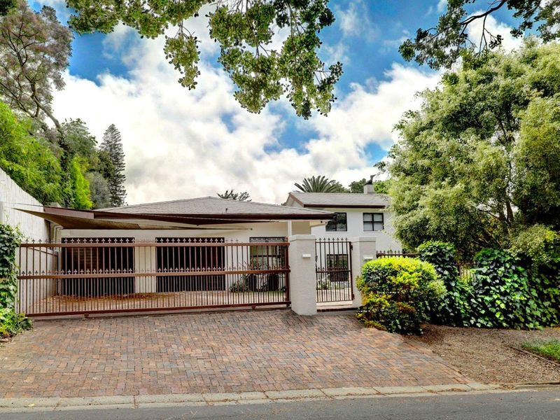 Spacious 4 Bed Family Home in Mature Garden – Walk to School! - Photo 3