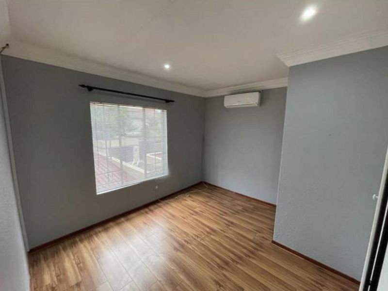 Beautifully Renovated & Well-Maintained 2-Bedroom Duplex with Private Pool, Patio & Built-In Braai - Photo 8