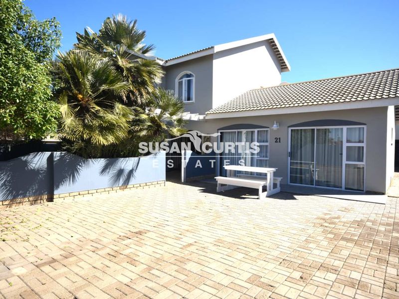 5 BEDROOM DOUBLE STOREY HOUSE IN HAGE HEIGHT, SWAKOPMUND FOR SALE - Photo 2