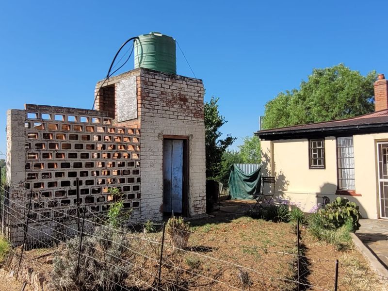 THREE HOUSES. ON BANKS OF RENOSTER RIVER. EXCEPTIONAL  MULTI-PURPOSE SMALL HOLDING. - Photo 6