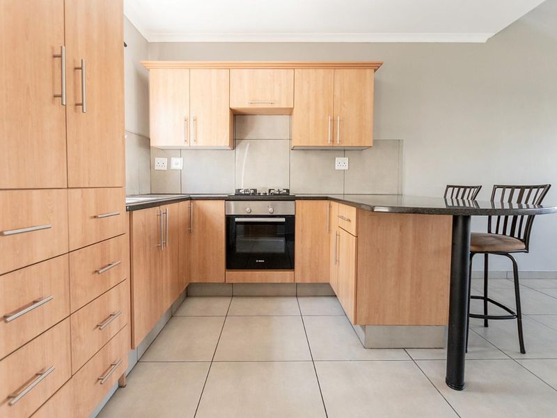 Lock-Up and Go, 2-Bedroom House with a Loft - Photo 3