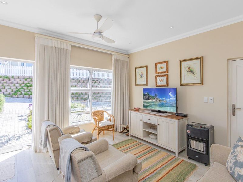 Sophisticated Simplex Living in an Exclusive Lifestyle Estate - Photo 9