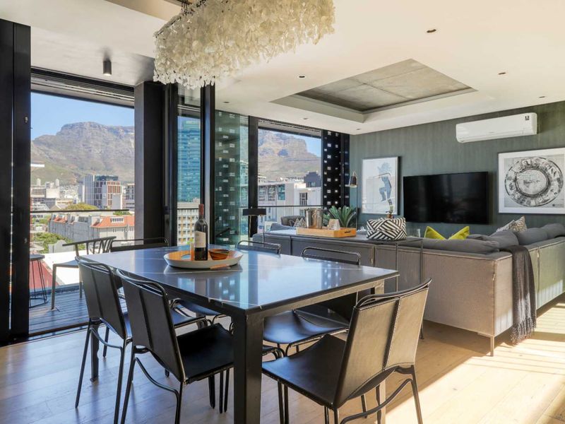 LUXURY PENTHOUSE: PRIVATE ROOFTOP POOL TERRACE & PANORAMIC TABLE MOUNTAIN VIEWS - Photo 5