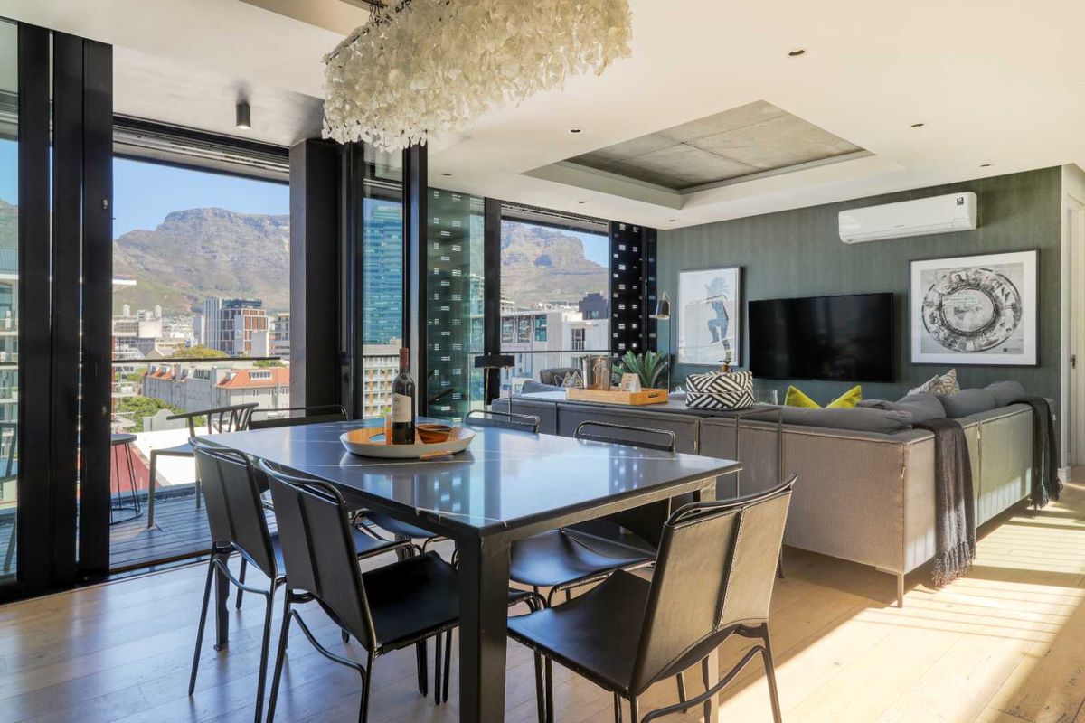 LUXURY PENTHOUSE: PRIVATE ROOFTOP POOL TERRACE & PANORAMIC TABLE MOUNTAIN VIEWS - Photo 5