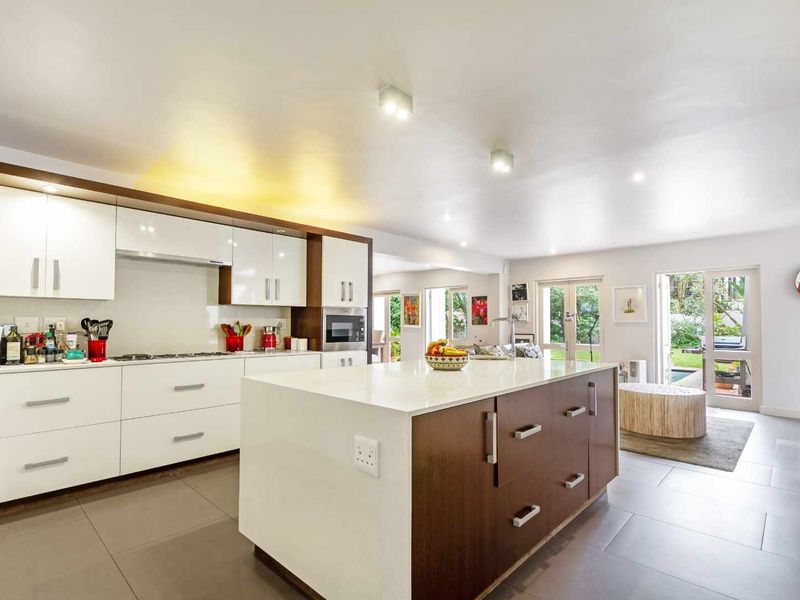 BEAUTIFUL 4 BED 4 BATH HOME FOR SALE IN FOURWAYS GARDENS - Photo 7