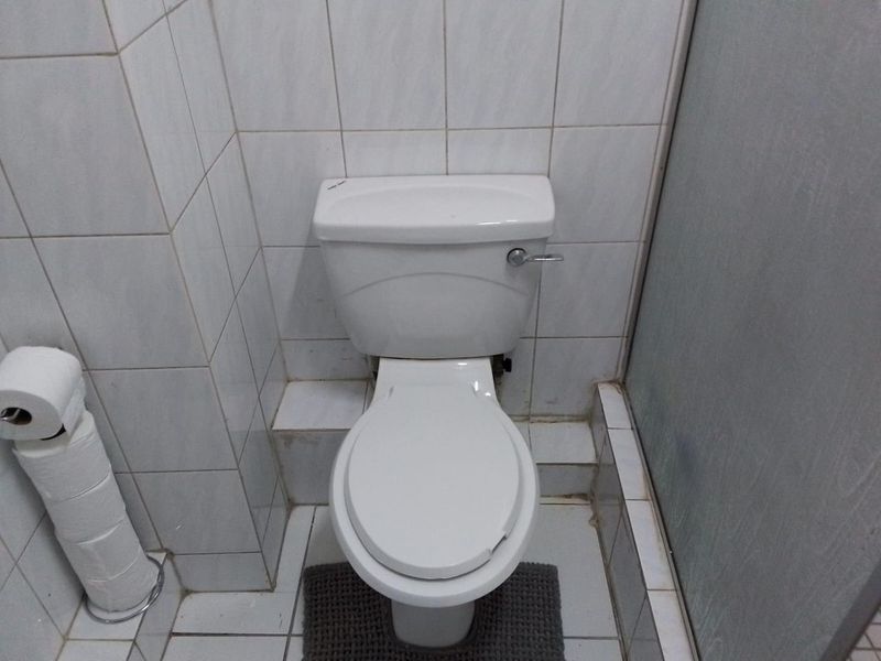 Bachelor flat for sale with harbour views. Ideal investment property that is situated in South Beach. - Photo 7