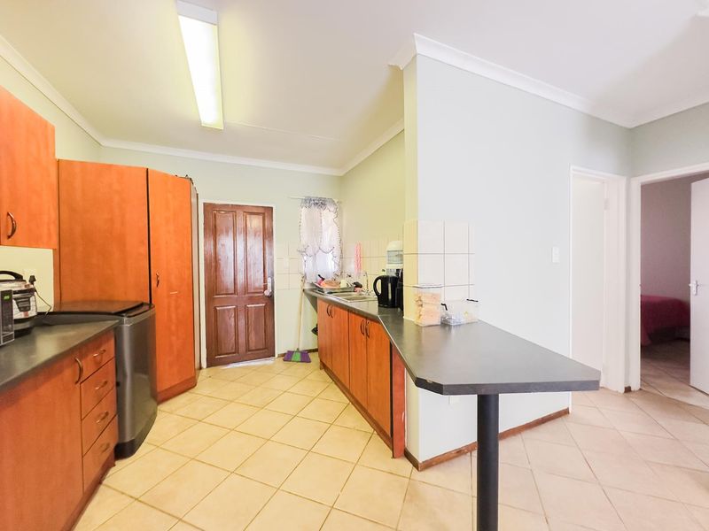 2 Bedroom Apartment For Sale - Photo 6