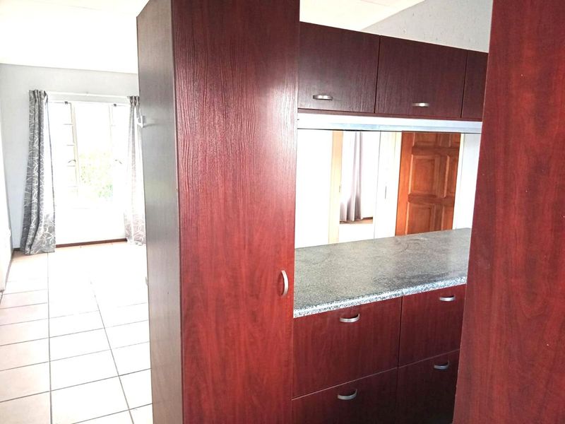 2 Bedroom Apartment for Sale in Brentwood Park, Kempton Park - Photo 4