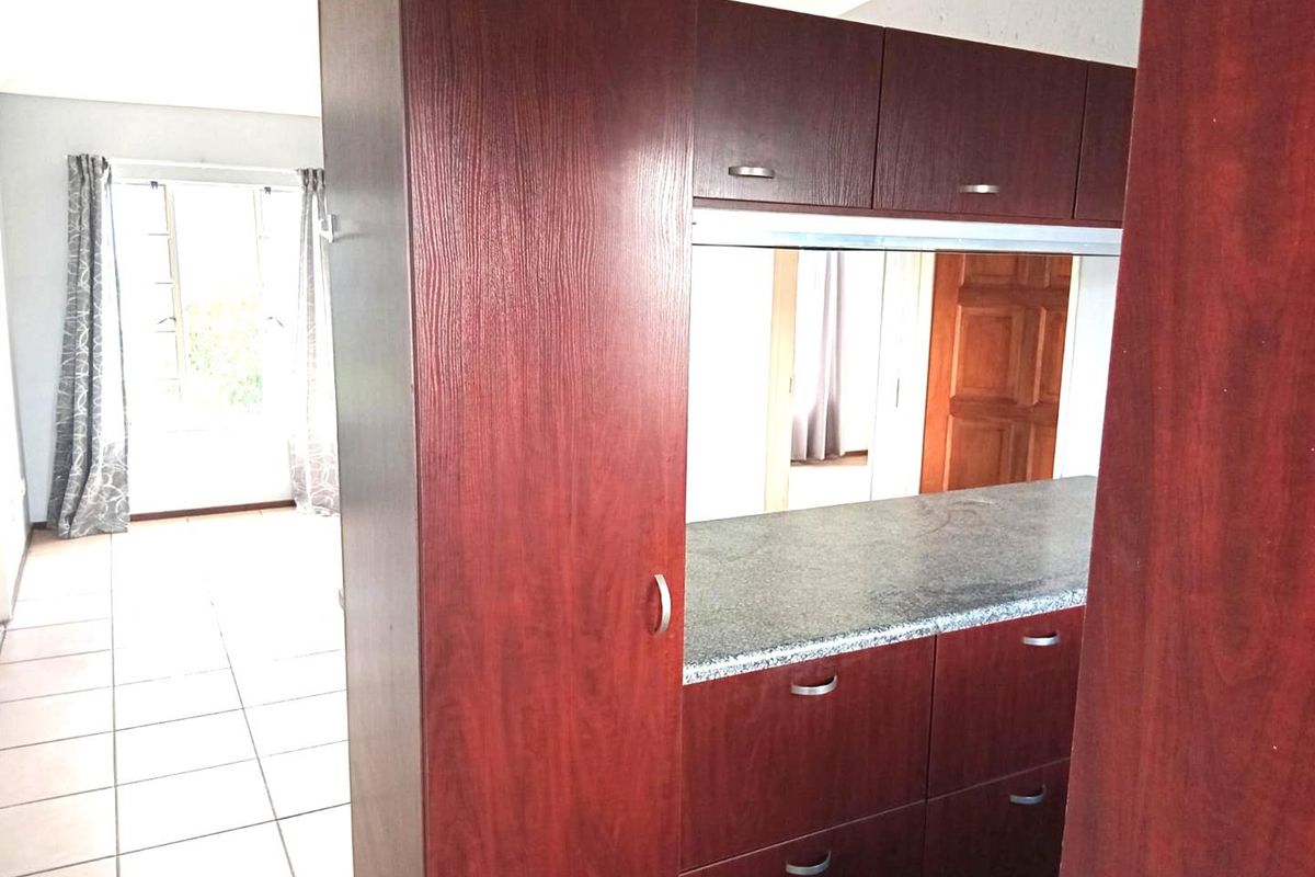 2 Bedroom Apartment for Sale in Brentwood Park, Kempton Park - Photo 4