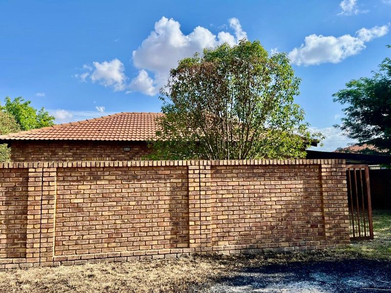 Beautiful home for Sale - Photo 2