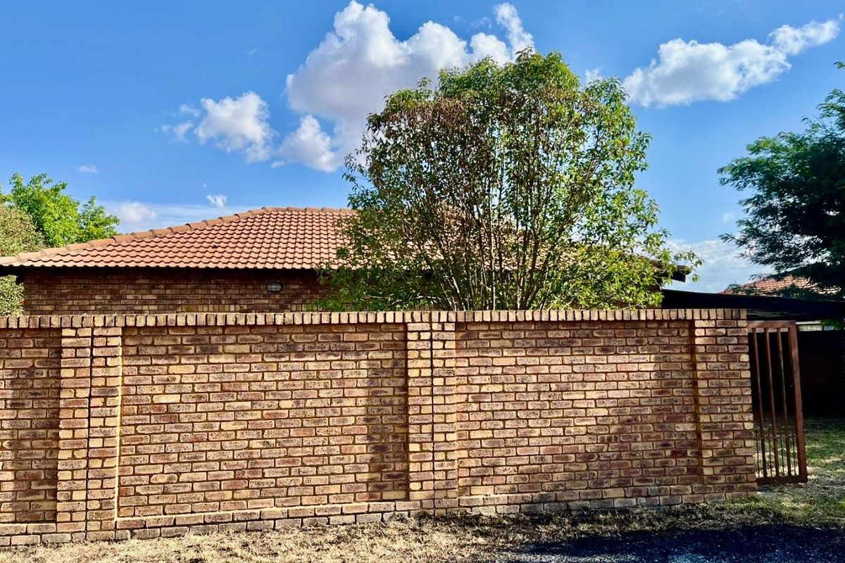 Beautiful home for Sale - Photo 2