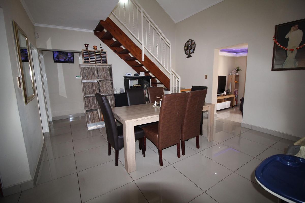 3 bedroom, 3 bathroom - Photo 3