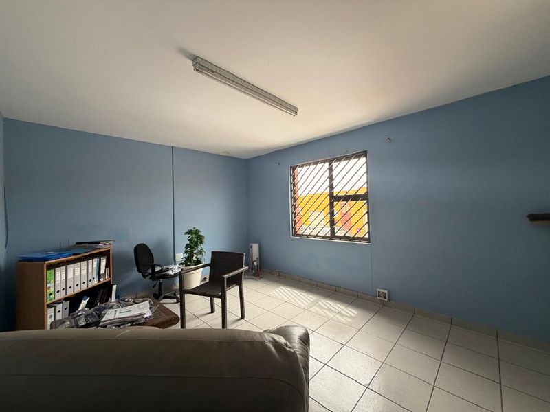 Warehouse Units for Sale – 153m2 Total - Photo 2